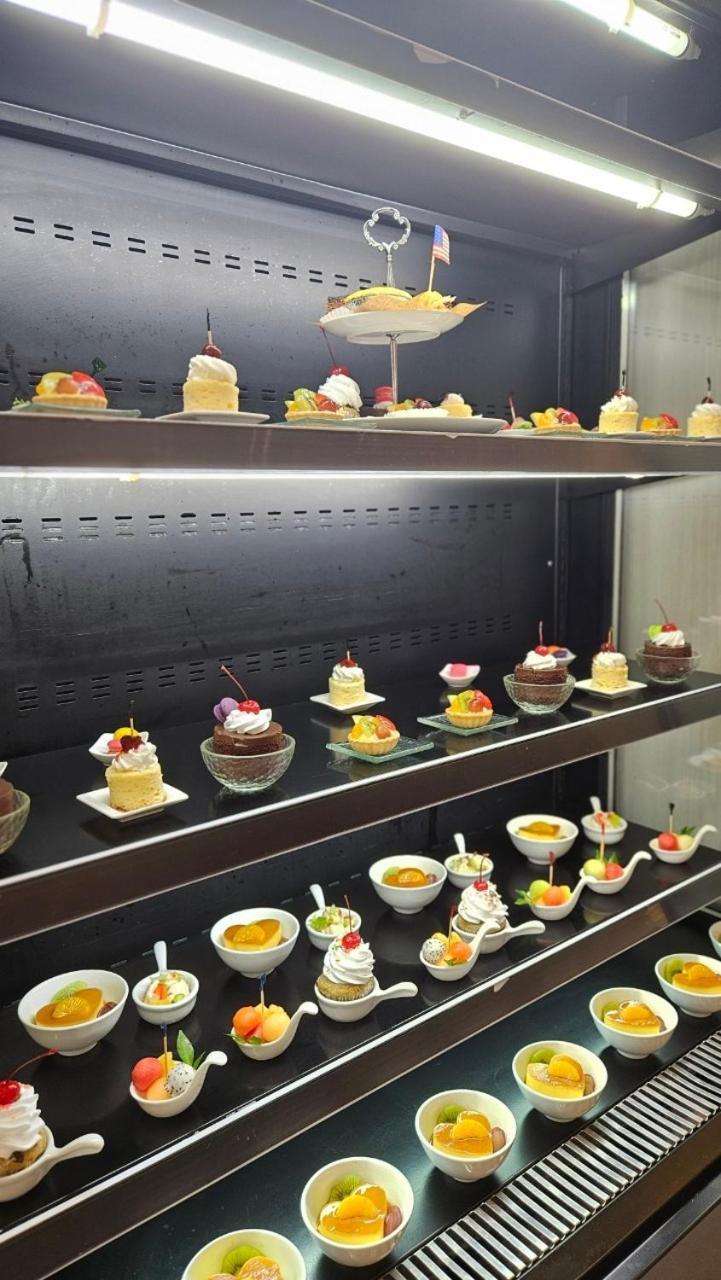 The Four Wings Hotel Bangkok Bagian luar foto