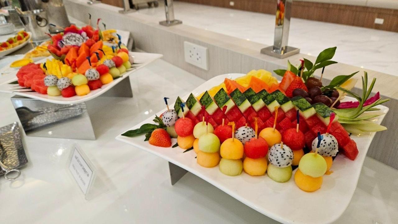 The Four Wings Hotel Bangkok Bagian luar foto