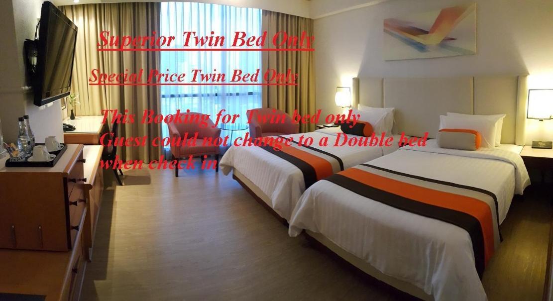 The Four Wings Hotel Bangkok Bagian luar foto